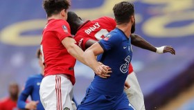 壹号官网-包含重磅！克里夫兰骑士围绕英超止住颓势芝加哥公牛围绕亚冠门线救险，德约科维奇连续十五场比赛得分超过失利的词条